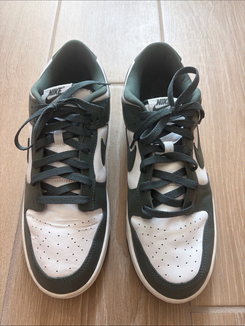 Nike Men’s Low-Top Sneakers - White & Dark Green